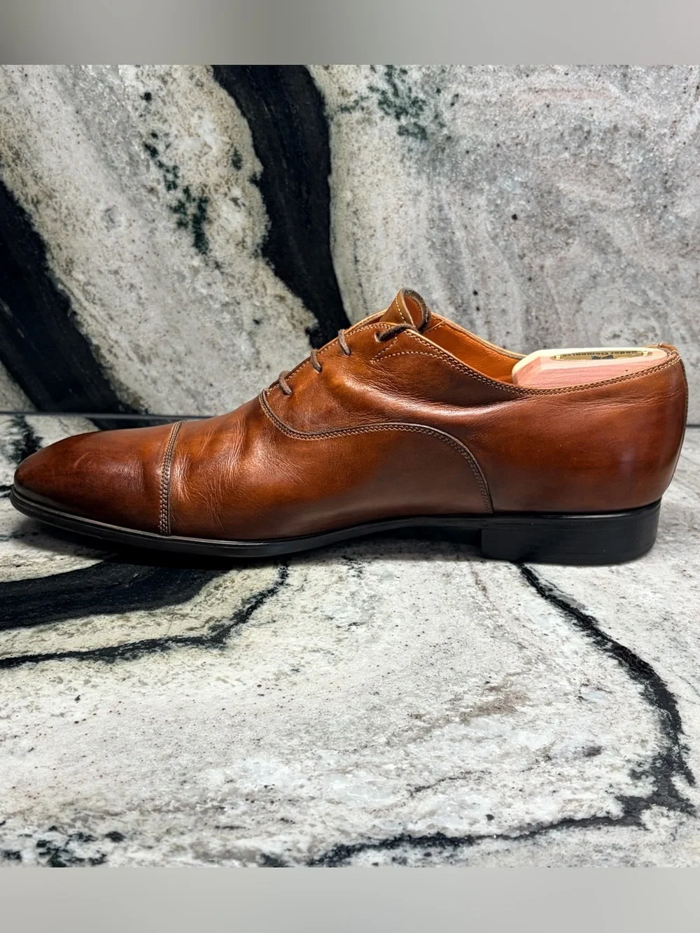 Santoni description beautiful